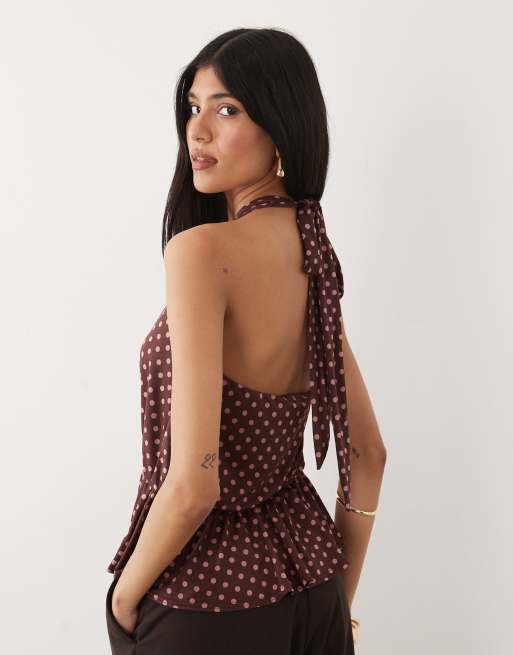Miss Selfridge – Neckholder-Wickeloberteil mit geraffter Taille und Polka Dots, 4 von 4