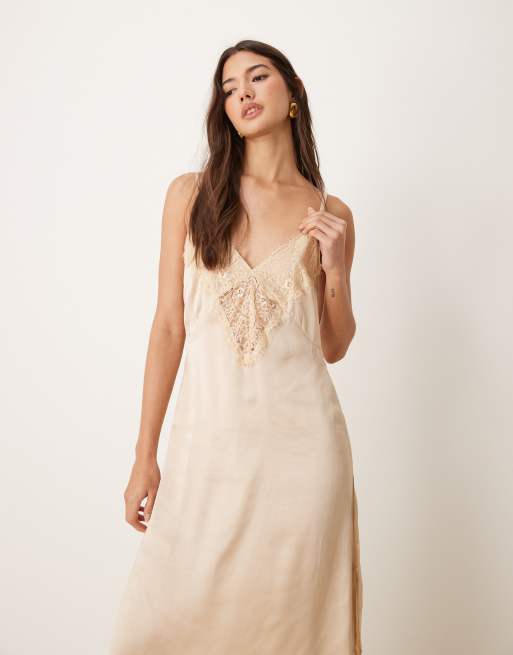 Miss Selfridge - Neutralfarvet maxikjole med cami-stropper og blonder i satin, 2 af 4