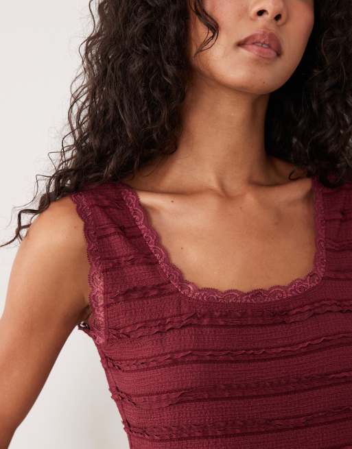Miss Selfridge Oberteil mit eckigem Ausschnitt, Struktur und Peplum-Saum in Pink, 2 von 4