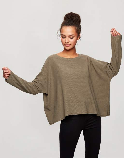 Miss Selfridge – Oberteil mit Fledermausärmeln in Khaki