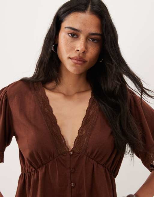 Miss Selfridge Oberteil mit Knopfleiste und Spitzenbesatz in Schokobraun, 4 von 4