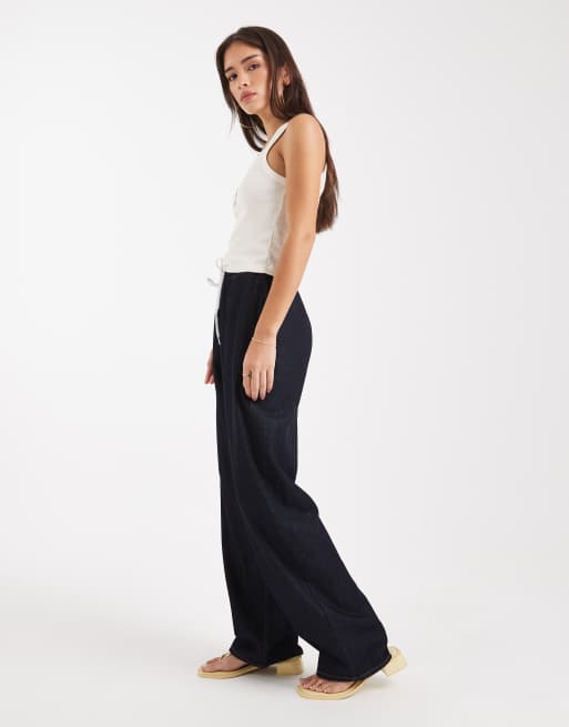 Miss Selfridge – Obszerne jeansy z gumką w kolorze indygo, 2 z 5