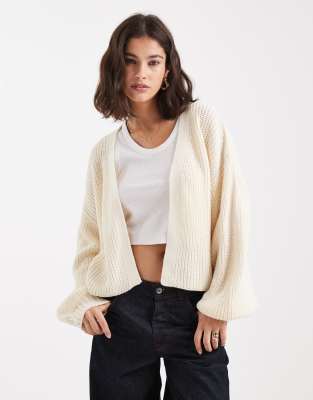 Miss Selfridge - Offene Grobstrickjacke in Buttermilchgelb
