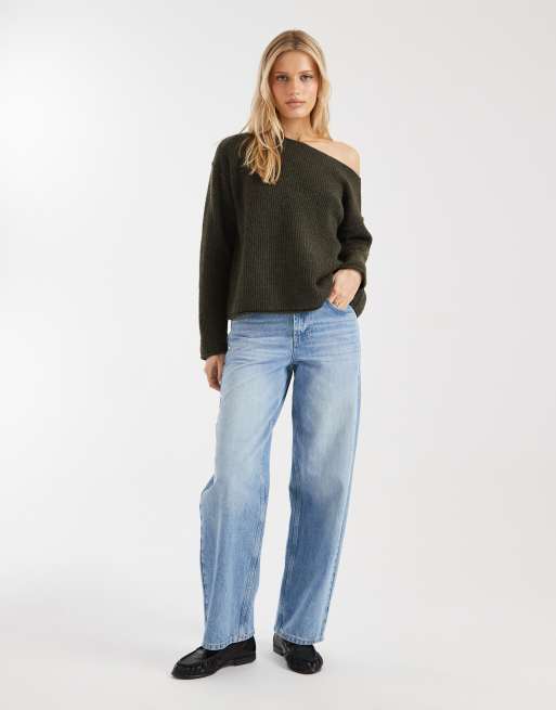 Miss Selfridge – Olivgrön, stickad, slouchy tröja med asymmetrisk, bar axel, 2 av 4