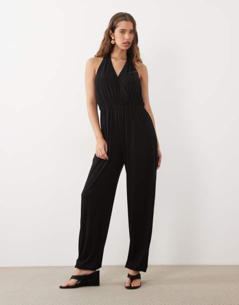 Miss Selfridge omlottjumpsuit med uddkant i svart - view 1