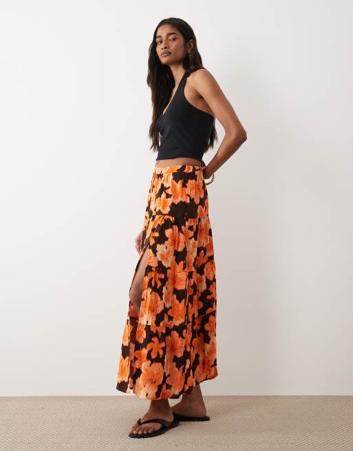 Miss Selfridge - Orange niveauinddelt maxinederdel med hibiscusprint, 2 af 5