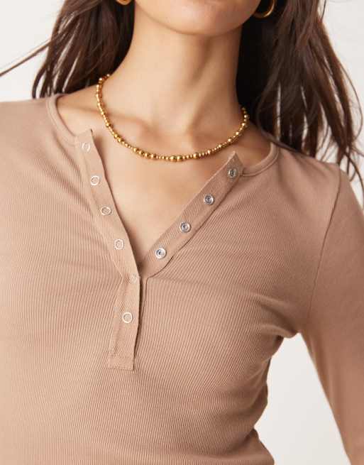 Miss Selfridge - Orangebrun henley-top med lange ærmer og trykknapper, 3 af 4