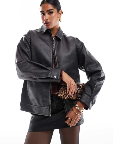 Miss Selfridge – Oversize-Bomberjacke in Schwarz aus gewaschenem Kunstleder - view 1