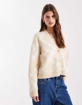 Miss Selfridge - Oversize-Strickjacke in Buttermilchbeige kariert-Gelb