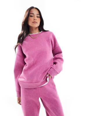 Miss Selfridge - Oversize-Sweatshirt in rosa Acid-Waschung-Lila