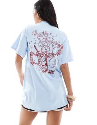 Miss Selfridge - Oversize-T-Shirt in Ecru mit sommerlichem „Freshly Squeezed"-Print-Weiß