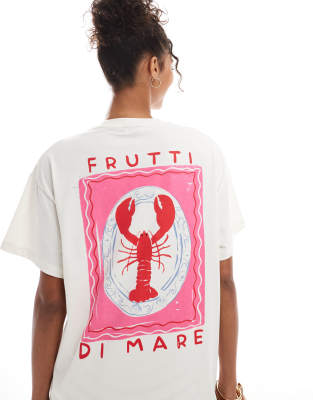 Miss Selfridge - Oversize-T-Shirt in Weiß mit großem Hummer-Grafikprint am Rücken