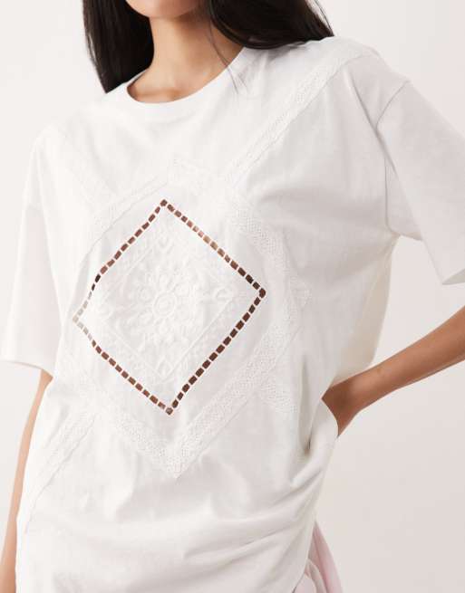 Miss Selfridge – Oversize-T-Shirt in Weiß mit Retro-Stickerei, 4 von 4