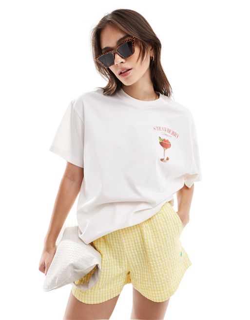 Miss Selfridge – Oversize-T-Shirt in Weiß mit „Strawberry Daiquiri“-Aufdruck
