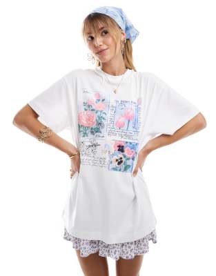 Miss Selfridge - Oversize-T-Shirt mit Postkarten-Print-Weiß