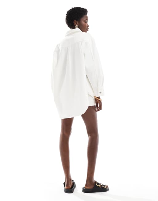 Miss Selfridge - Oversized denim overhemdjurk met knopen in ecru met wassing, 4 van 4