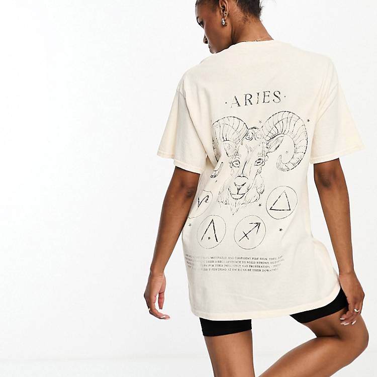 Intim kontrol gøre det muligt for Miss Selfridge - Oversized T-shirt med 'Aries'-horoskopprint i ecrufarve |  ASOS