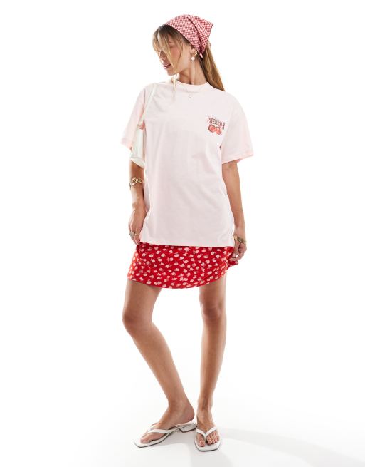 Miss Selfridge - Oversized T-shirt med kirsebærprint på ryggen i lyserød, 3 af 4