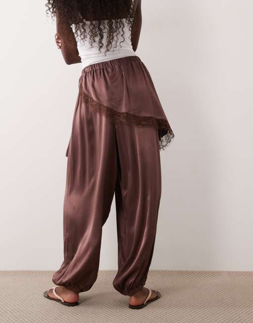 Miss Selfridge pantalon ballon en satin à effet portefeuille, 3 de 5