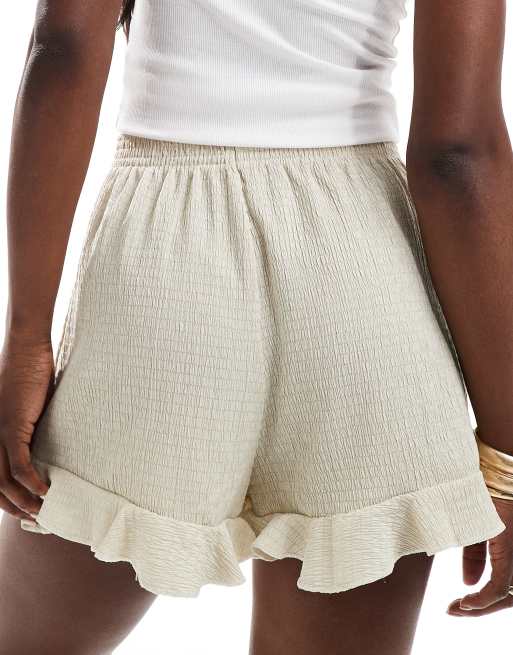 Miss Selfridge - Pantaloncini color pietra testurizzato con volant, 3 di 5