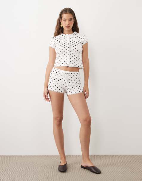 Miss Selfridge - Pantalones muy cortos con estampado de lunares y ribete de encaje (parte de un conjunto) - view 1