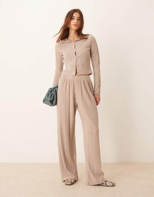Miss Selfridge - Pantaloni a fondo ampio color pietra spazzolati a coste grandi