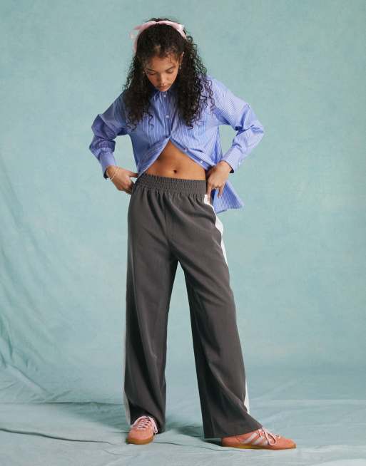 Miss Selfridge - Pantaloni a fondo ampio grigi con striscia laterale, 5 di 5