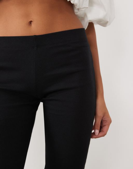 Miss Selfridge pantaloni capri con fondo spaccato e fiocco neri, 3 di 5