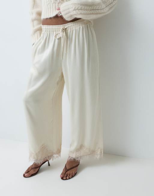 Miss Selfridge pantaloni culotte in satin con orlo in pizzo, 2 di 5