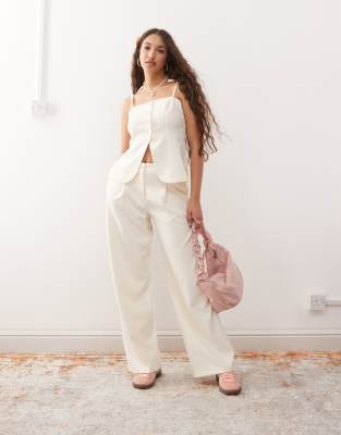 Miss Selfridge - Pantaloni sartoriali a fondo ampio color crema in coordinato