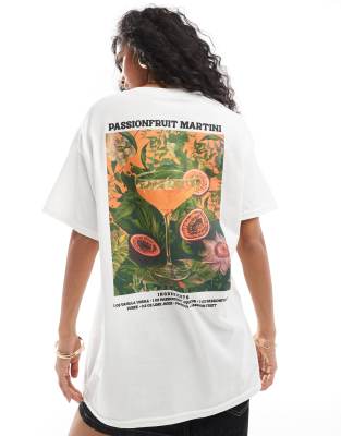 Miss Selfridge - Passion Fruit Martini - Oversize-T-Shirt in Weiß mit Grafikprint