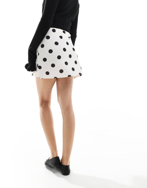 Miss Selfridge pelmet polka dot mini skirt in scuba-style fabric, 4 of 5