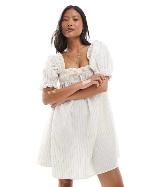 Miss Selfridge - Petite - Aangerimpelde gestreepte yarn-dyed jurk in beige strepen - view 1
