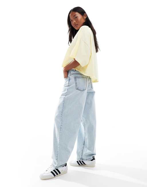 Miss Selfridge Petite baggy jean in light bleach wash, 3 of 5