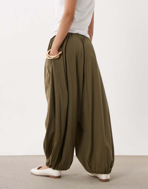 Miss Selfridge Petite ballonbukser i oliven, 5 af 5