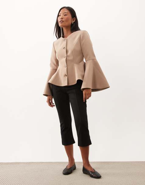 Miss Selfridge Petite blazer met getailleerde taille en peplum met uitlopende mouw in mocha - view 1
