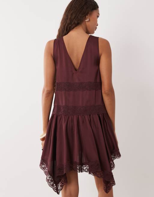 Miss Selfridge Petite – Boho – Chokladbrun miniklänning i satin med spetsinfällningar och ojämn fåll, 4 av 4