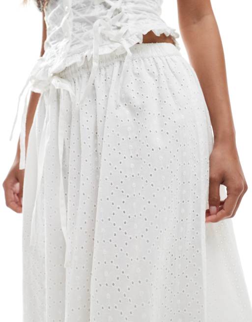 Miss Selfridge Petite broderie maxi skirt in white, 4 of 5