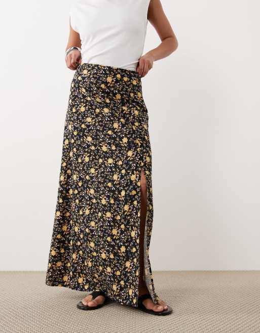 Miss Selfridge Petite – Brun, blommig, diagonalskuren maxikjol, 2 av 5
