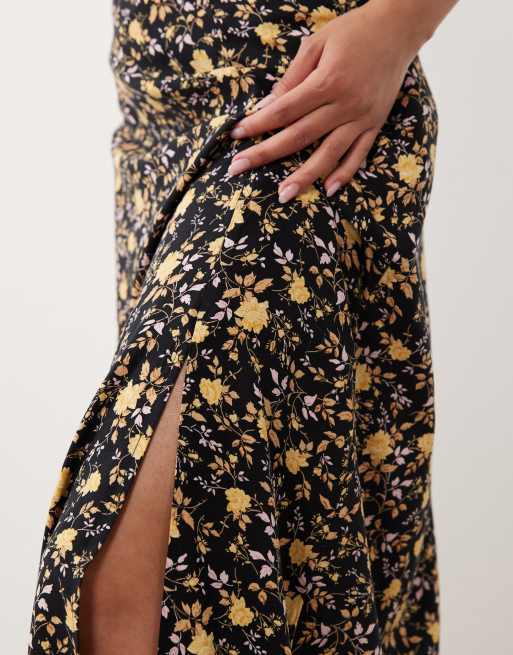 Miss Selfridge Petite – Brun, blommig, diagonalskuren maxikjol, 3 av 5