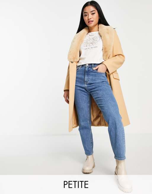 Miss Selfridge Petite - Cappotto a vestaglia color cammello con cintura e colletto in pelliccia sintetica