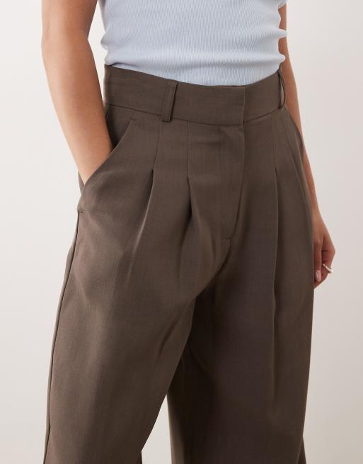 Miss Selfridge Petite conjunto de sastre con pantalón de pernera ancha en topo, 3 de 5