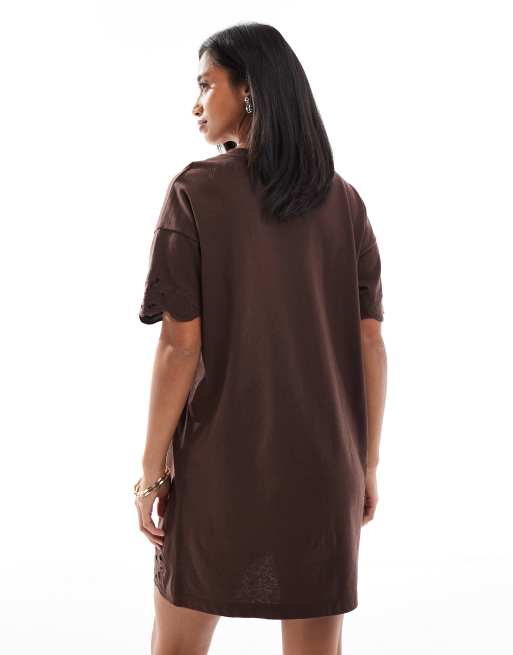 Miss Selfridge Petite cutwork hem t-shirt dress in chocolate, 2 of 4