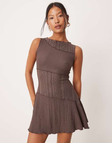 Miss Selfridge Petite – Czekoladowa sukienka mini z koronką o różnym fasonie - view 1