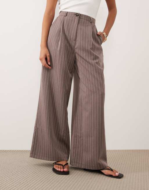 Miss Selfridge Petite – Czekoladowe spodnie w prążki, 3 z 5