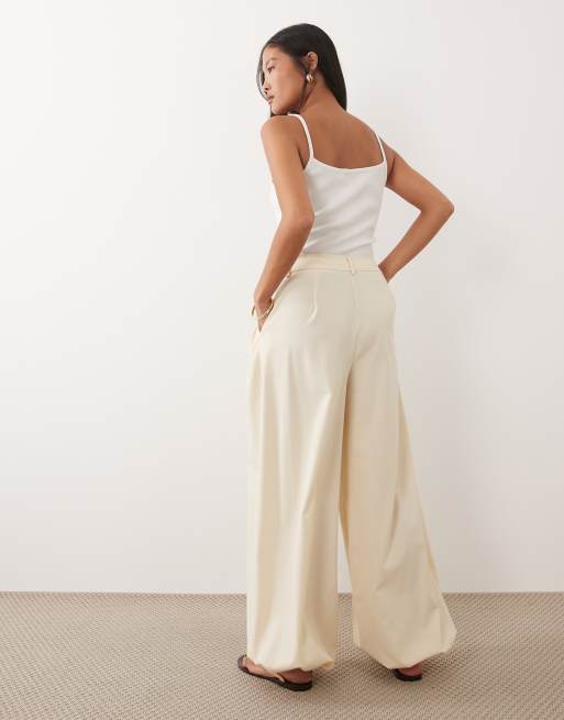 Miss Selfridge Petite – Elegante Ballonhose in Wollweiß, 3 von 5
