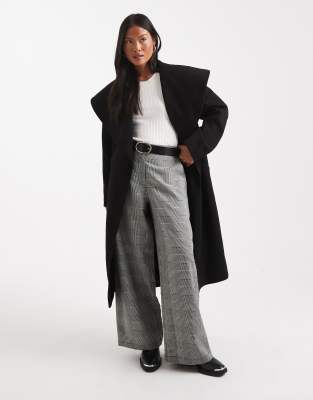 Miss Selfridge Petite - Eleganter Mantel in Schwarz mit Wickeldesign