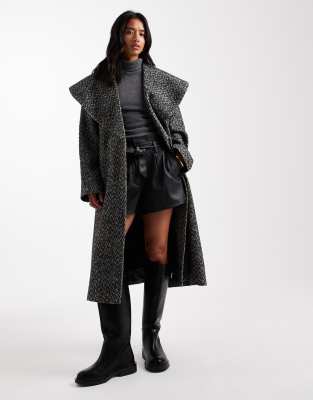 Miss Selfridge Petite - Eleganter Mantel in Wickeldesign mit Fischgrätmuster und Schalkragen-Bunt