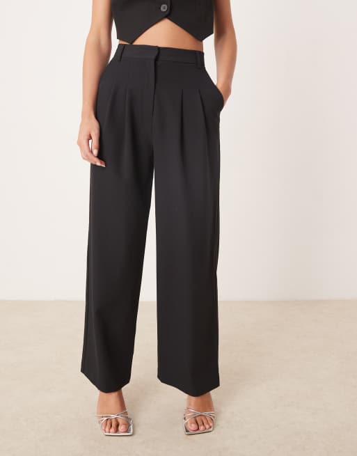 Miss Selfridge Petite – Essential – Czarne spodnie z szerokimi nogawkami, 2 z 5