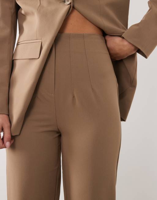 Miss Selfridge Petite – Essentials – Camelowe spodnie cygaretki, 4 z 5